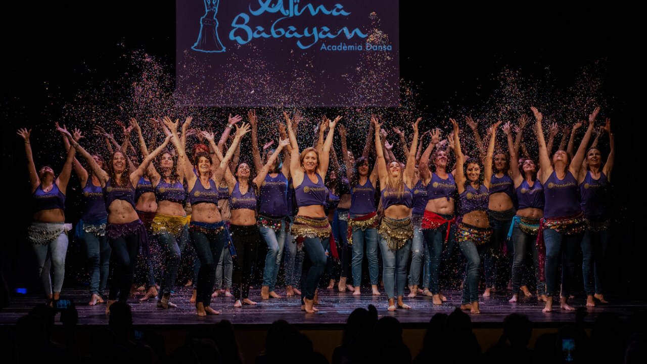 Students performing at a Dansa Alina Babayan show